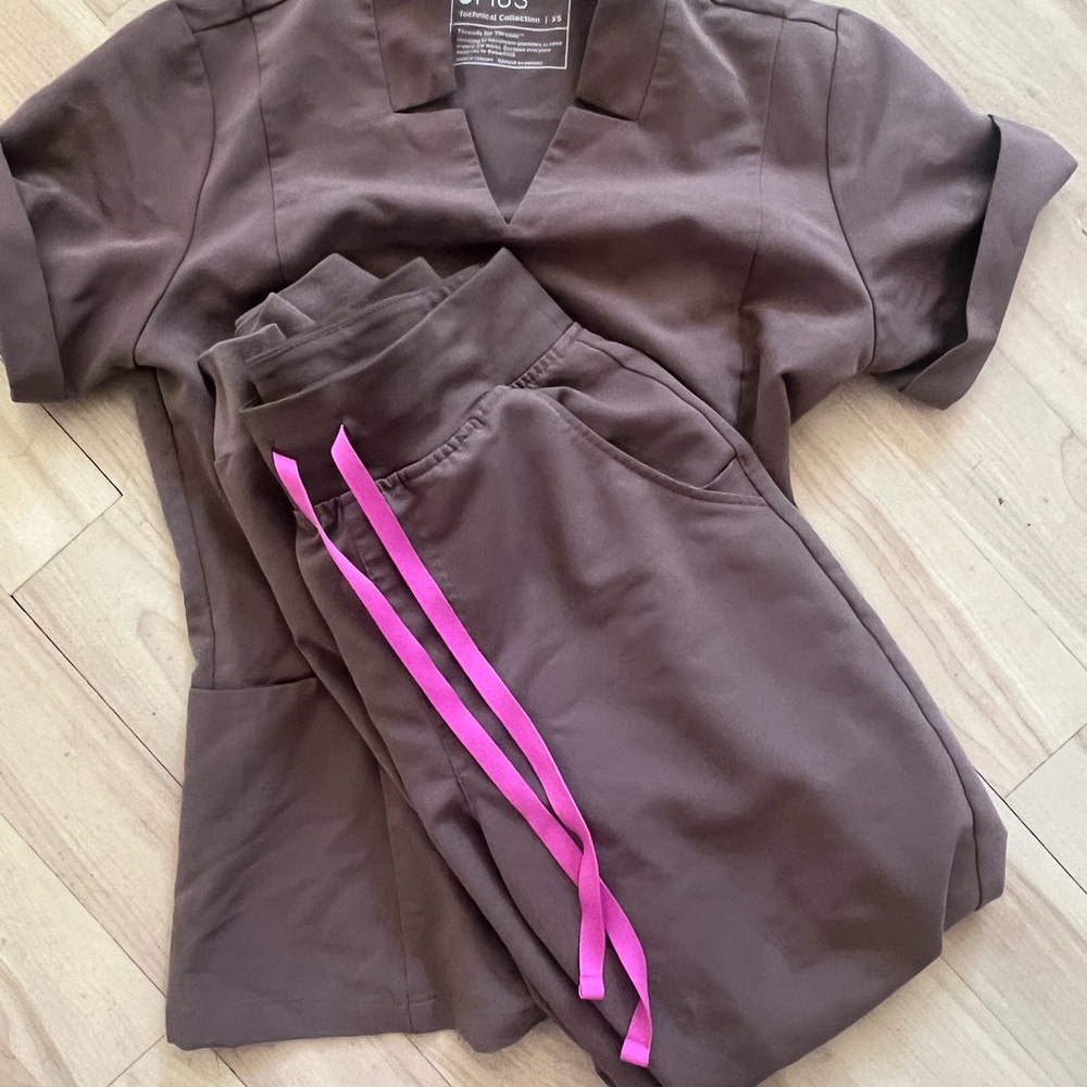 Figs Brown Scrub Set with Pink Drawstrings